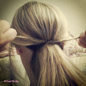 como-hacer-peinado-con-lazo-pelo-lazada-1