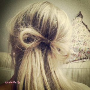 Lazo en el pelo. Cómo hacer un peinado con una lazada