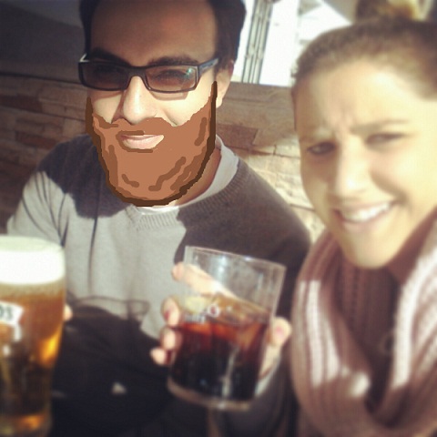 hecter con super barba enorme hipster