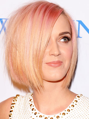 Katy-Perry-mechas-temporales-rosas