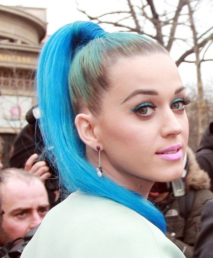 katy perry blue hair chalk
