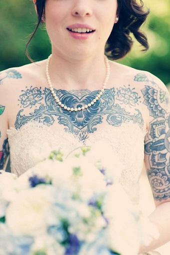 novia tatuada en la boda