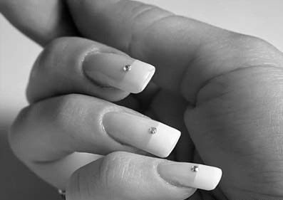 nails bride