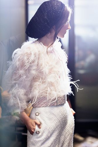 novia-chaqueta-plumas