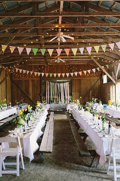 decoracion-boda-banderines-ruffledblog