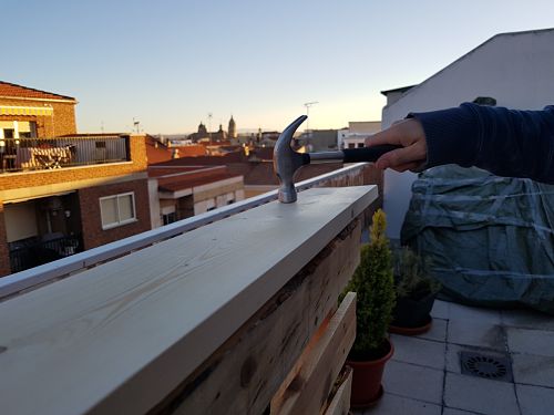 palet-cabecero-cama-habitacion-diy-idea-aniinthesky